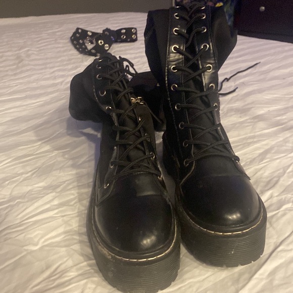 Unique thigh high boots - Picture 2 of 2